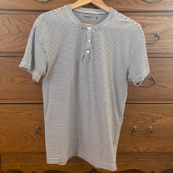 Abercrombie & Fitch Other - NWOT Abercrombie & Fitch striped navy tee